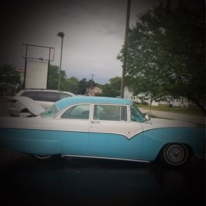 Meet your Posher, Justin